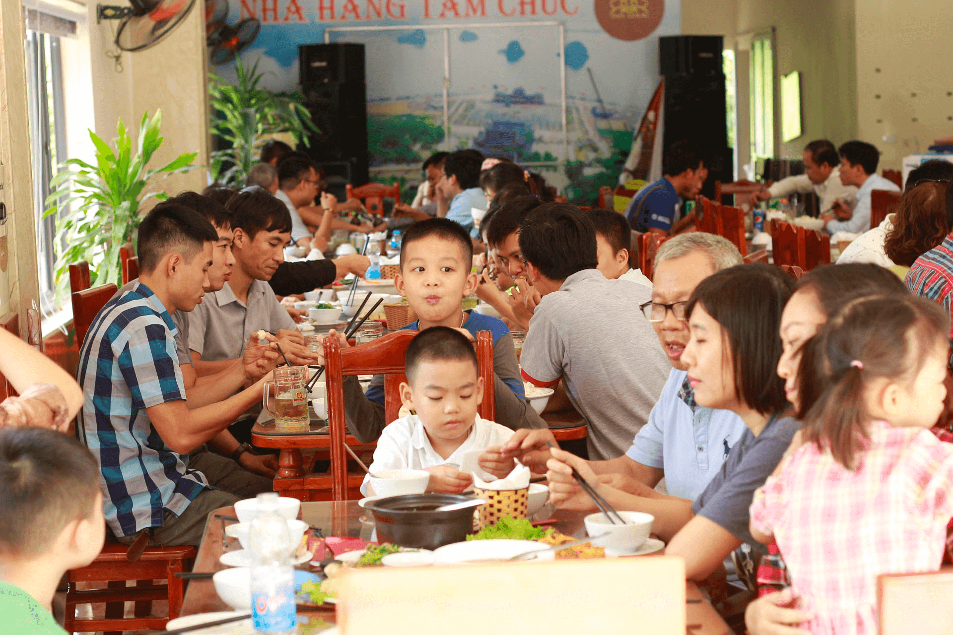 NHỮNG ĐỊA ĐIỂM ĂN UỐNG UY TÍN GẦN CHÙA TAM CHÚC 